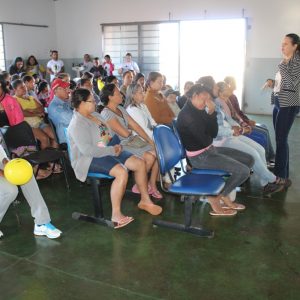 CRAS realiza reunião com beneficiários do Bolsa Família do Bairro Vila Rica e Distrito de Chaveslândia (9)