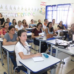 Encontro em Santa Vitória debate a Base Nacional Comum Curricular (19) Encontro em Santa Vitória debate a Base Nacional Comum Curricular (19)