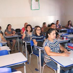 Encontro em Santa Vitória debate a Base Nacional Comum Curricular (20) Encontro em Santa Vitória debate a Base Nacional Comum Curricular (20)