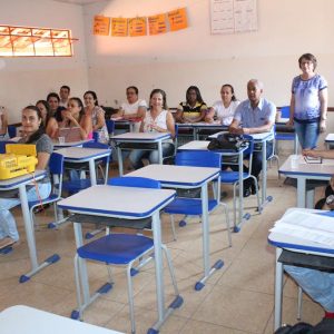 Encontro em Santa Vitória debate a Base Nacional Comum Curricular (22) Encontro em Santa Vitória debate a Base Nacional Comum Curricular (22)
