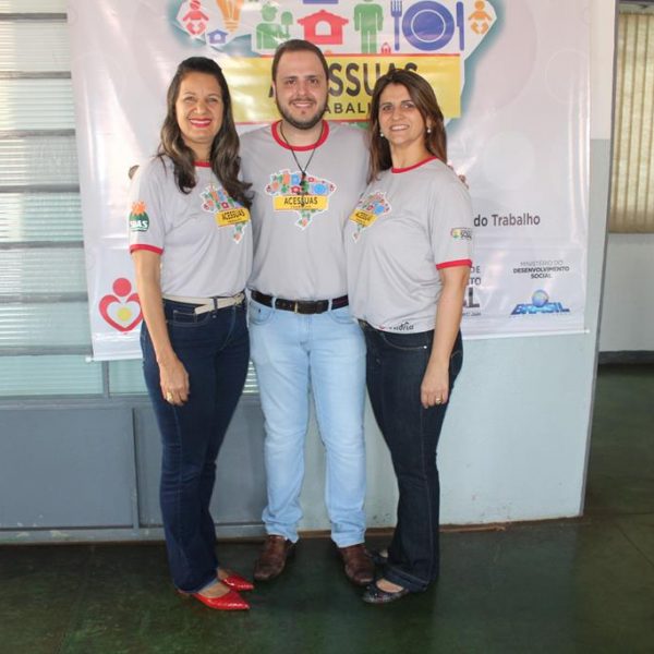 Gestores discutem melhorias para os usuários do ACESSUAS Trabalho nas reuniões mensais dos CRAS de Santa Vitória (19) Gestores discutem melhorias para os usuários do ACESSUAS Trabalho nas reuniões mensais dos CRAS de Santa Vitória (19)