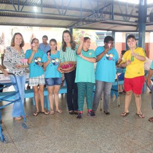 Mariza Curi é madrinha de coração dos alunos da APAE e participa das comemorações da Semana das Crianças na instituição (9) Mariza Curi é madrinha de coração dos alunos da APAE e participa das comemorações da Semana das Crianças na instituição (9)