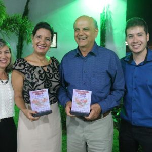 Prefeito, Secretários Municipais, Vereadores e Empresários recebem prêmio de Consagração Pública da PROMOART (13)