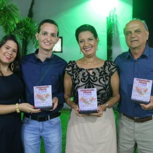 Prefeito, Secretários Municipais, Vereadores e Empresários recebem prêmio de Consagração Pública da PROMOART (9)