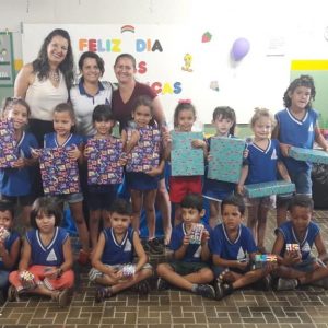 Primeira-dama e assessoras participam como madrinhas afetivas na festa das Crianças da Escola Municipal São José (4)