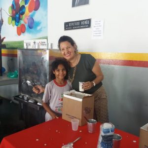 Primeira-dama e assessoras participam como madrinhas afetivas na festa das Crianças da Escola Municipal São José (8)