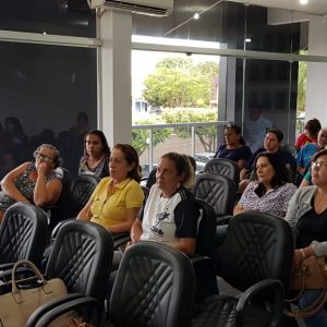 Comissão de Reestruturação apresenta Plano de Cargos e Salários dos Servidores da Educação do Município de Santa Vitória Comissão de Reestruturação apresenta Plano de Cargos e Salários dos Servidores da Educação do Município de Santa Vitória