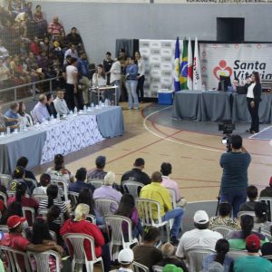 Prefeitura realizou o sorteio dos beneficiados do Programa Minha Casa Minha Vida em Santa Vitória (29) Prefeitura realizou o sorteio dos beneficiados do Programa Minha Casa Minha Vida em Santa Vitória (29)