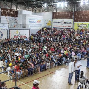 Prefeitura realizou o sorteio dos beneficiados do Programa Minha Casa Minha Vida em Santa Vitória (38) Prefeitura realizou o sorteio dos beneficiados do Programa Minha Casa Minha Vida em Santa Vitória (38)