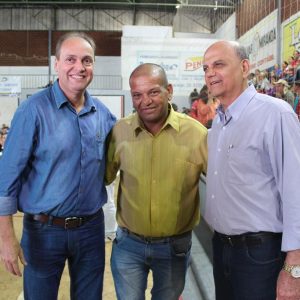 Prefeitura realizou o sorteio dos beneficiados do Programa Minha Casa Minha Vida em Santa Vitória (42) Prefeitura realizou o sorteio dos beneficiados do Programa Minha Casa Minha Vida em Santa Vitória (42)