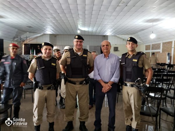Prefeito de Santa Vitória participa da solenidade do 8º aniversário do 54º BPM