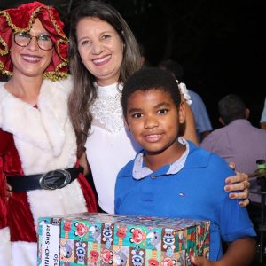 Com inaugurações de obras, comunidade de Chaveslândia recebe Papai Noel e participa de sorteios de brindes (102) Com inaugurações de obras, comunidade de Chaveslândia recebe Papai Noel e participa de sorteios de brindes (102)