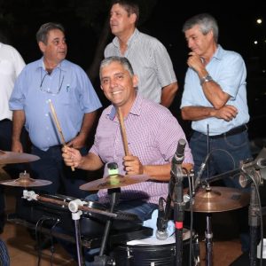 Com inaugurações de obras, comunidade de Chaveslândia recebe Papai Noel e participa de sorteios de brindes (104) Com inaugurações de obras, comunidade de Chaveslândia recebe Papai Noel e participa de sorteios de brindes (104)