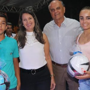 Com inaugurações de obras, comunidade de Chaveslândia recebe Papai Noel e participa de sorteios de brindes (110) Com inaugurações de obras, comunidade de Chaveslândia recebe Papai Noel e participa de sorteios de brindes (110)