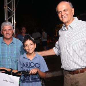 Com inaugurações de obras, comunidade de Chaveslândia recebe Papai Noel e participa de sorteios de brindes (128) Com inaugurações de obras, comunidade de Chaveslândia recebe Papai Noel e participa de sorteios de brindes (128)