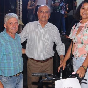 Com inaugurações de obras, comunidade de Chaveslândia recebe Papai Noel e participa de sorteios de brindes (129) Com inaugurações de obras, comunidade de Chaveslândia recebe Papai Noel e participa de sorteios de brindes (129)
