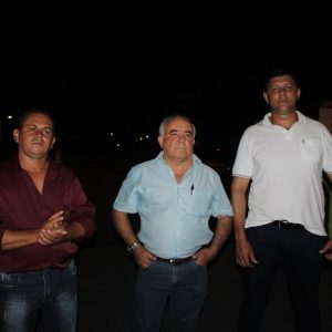 Com inaugurações de obras, comunidade de Chaveslândia recebe Papai Noel e participa de sorteios de brindes (15) Com inaugurações de obras, comunidade de Chaveslândia recebe Papai Noel e participa de sorteios de brindes (15)