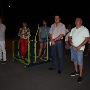 Com inaugurações de obras, comunidade de Chaveslândia recebe Papai Noel e participa de sorteios de brindes (17) Com inaugurações de obras, comunidade de Chaveslândia recebe Papai Noel e participa de sorteios de brindes (17)