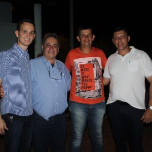 Com inaugurações de obras, comunidade de Chaveslândia recebe Papai Noel e participa de sorteios de brindes (20) Com inaugurações de obras, comunidade de Chaveslândia recebe Papai Noel e participa de sorteios de brindes (20)