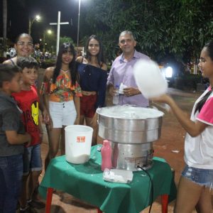 Com inaugurações de obras, comunidade de Chaveslândia recebe Papai Noel e participa de sorteios de brindes (30) Com inaugurações de obras, comunidade de Chaveslândia recebe Papai Noel e participa de sorteios de brindes (30)