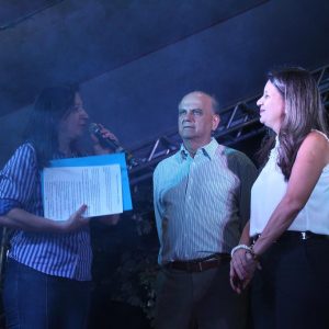 Com inaugurações de obras, comunidade de Chaveslândia recebe Papai Noel e participa de sorteios de brindes (35) Com inaugurações de obras, comunidade de Chaveslândia recebe Papai Noel e participa de sorteios de brindes (35)