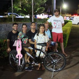 Com inaugurações de obras, comunidade de Chaveslândia recebe Papai Noel e participa de sorteios de brindes (43) Com inaugurações de obras, comunidade de Chaveslândia recebe Papai Noel e participa de sorteios de brindes (43)