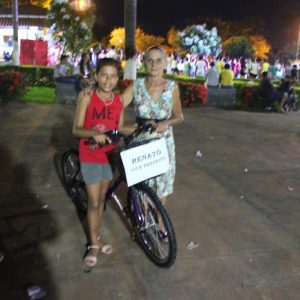 Com inaugurações de obras, comunidade de Chaveslândia recebe Papai Noel e participa de sorteios de brindes (44) Com inaugurações de obras, comunidade de Chaveslândia recebe Papai Noel e participa de sorteios de brindes (44)