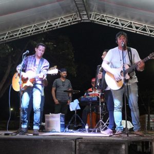 Com inaugurações de obras, comunidade de Chaveslândia recebe Papai Noel e participa de sorteios de brindes (49) Com inaugurações de obras, comunidade de Chaveslândia recebe Papai Noel e participa de sorteios de brindes (49)