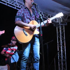 Com inaugurações de obras, comunidade de Chaveslândia recebe Papai Noel e participa de sorteios de brindes (51) Com inaugurações de obras, comunidade de Chaveslândia recebe Papai Noel e participa de sorteios de brindes (51)