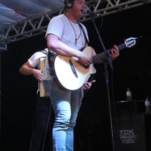 Com inaugurações de obras, comunidade de Chaveslândia recebe Papai Noel e participa de sorteios de brindes (53) Com inaugurações de obras, comunidade de Chaveslândia recebe Papai Noel e participa de sorteios de brindes (53)