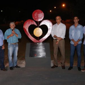 Com inaugurações de obras, comunidade de Chaveslândia recebe Papai Noel e participa de sorteios de brindes (62) Com inaugurações de obras, comunidade de Chaveslândia recebe Papai Noel e participa de sorteios de brindes (62)