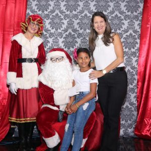 Com inaugurações de obras, comunidade de Chaveslândia recebe Papai Noel e participa de sorteios de brindes (73) Com inaugurações de obras, comunidade de Chaveslândia recebe Papai Noel e participa de sorteios de brindes (73)