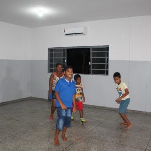 Com inaugurações de obras, comunidade de Chaveslândia recebe Papai Noel e participa de sorteios de brindes (8) Com inaugurações de obras, comunidade de Chaveslândia recebe Papai Noel e participa de sorteios de brindes (8)