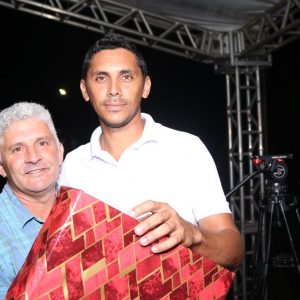 Com inaugurações de obras, comunidade de Chaveslândia recebe Papai Noel e participa de sorteios de brindes (94) Com inaugurações de obras, comunidade de Chaveslândia recebe Papai Noel e participa de sorteios de brindes (94)