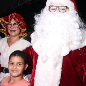 Com inaugurações de obras, comunidade de Chaveslândia recebe Papai Noel e participa de sorteios de brindes (95) Com inaugurações de obras, comunidade de Chaveslândia recebe Papai Noel e participa de sorteios de brindes (95)