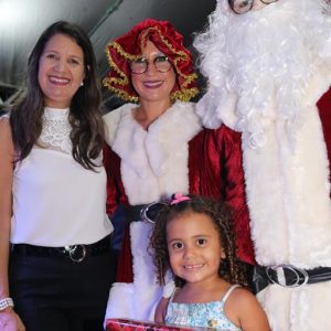 Com inaugurações de obras, comunidade de Chaveslândia recebe Papai Noel e participa de sorteios de brindes (98) Com inaugurações de obras, comunidade de Chaveslândia recebe Papai Noel e participa de sorteios de brindes (98)