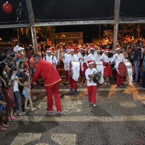 Começam as celebrações de Natal em Santa Vitória (77) Começam as celebrações de Natal em Santa Vitória (77)
