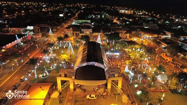 Em Santa Vitória, multidão se reúne para celebrar festa natalina e participar do sorteio de quase 60 bicicletas e vários outros brindes