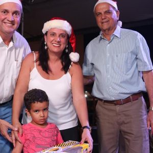 Em Santa Vitória, multidão se reúne para celebrar festa natalina e participar do sorteio de quase 60 bicicletas e vários outros brindes (145)