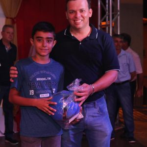 Em Santa Vitória, multidão se reúne para celebrar festa natalina e participar do sorteio de quase 60 bicicletas e vários outros brindes (147)