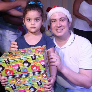 Em Santa Vitória, multidão se reúne para celebrar festa natalina e participar do sorteio de quase 60 bicicletas e vários outros brindes (148)