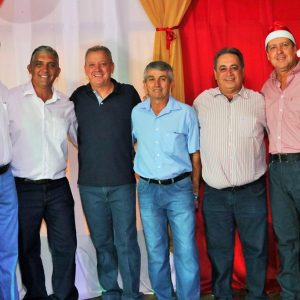 Em Santa Vitória, multidão se reúne para celebrar festa natalina e participar do sorteio de quase 60 bicicletas e vários outros brindes (150)