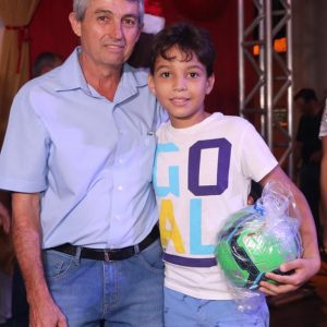 Em Santa Vitória, multidão se reúne para celebrar festa natalina e participar do sorteio de quase 60 bicicletas e vários outros brindes (151)