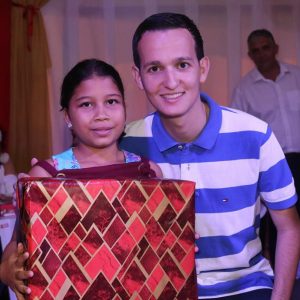 Em Santa Vitória, multidão se reúne para celebrar festa natalina e participar do sorteio de quase 60 bicicletas e vários outros brindes (153)