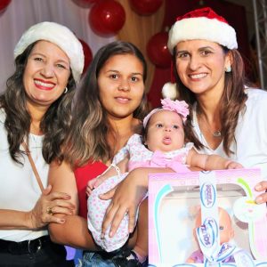 Em Santa Vitória, multidão se reúne para celebrar festa natalina e participar do sorteio de quase 60 bicicletas e vários outros brindes (162)