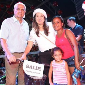 Em Santa Vitória, multidão se reúne para celebrar festa natalina e participar do sorteio de quase 60 bicicletas e vários outros brindes (165)