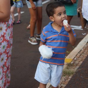 Em Santa Vitória, multidão se reúne para celebrar festa natalina e participar do sorteio de quase 60 bicicletas e vários outros brindes (17)