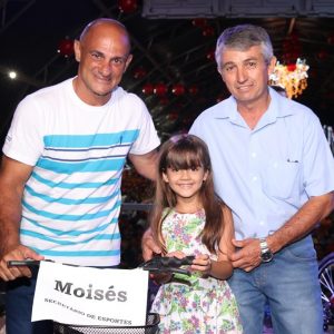 Em Santa Vitória, multidão se reúne para celebrar festa natalina e participar do sorteio de quase 60 bicicletas e vários outros brindes (183)