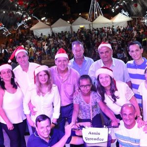 Em Santa Vitória, multidão se reúne para celebrar festa natalina e participar do sorteio de quase 60 bicicletas e vários outros brindes (186)