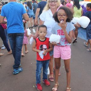 Em Santa Vitória, multidão se reúne para celebrar festa natalina e participar do sorteio de quase 60 bicicletas e vários outros brindes (19)